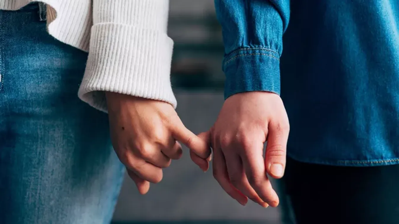 „Lefeküdtem egy házas kollégámmal, miután hónapokig üldözött, de most ignorál – teljesen össze vagyok törve, nem tudom, mit tegyek”