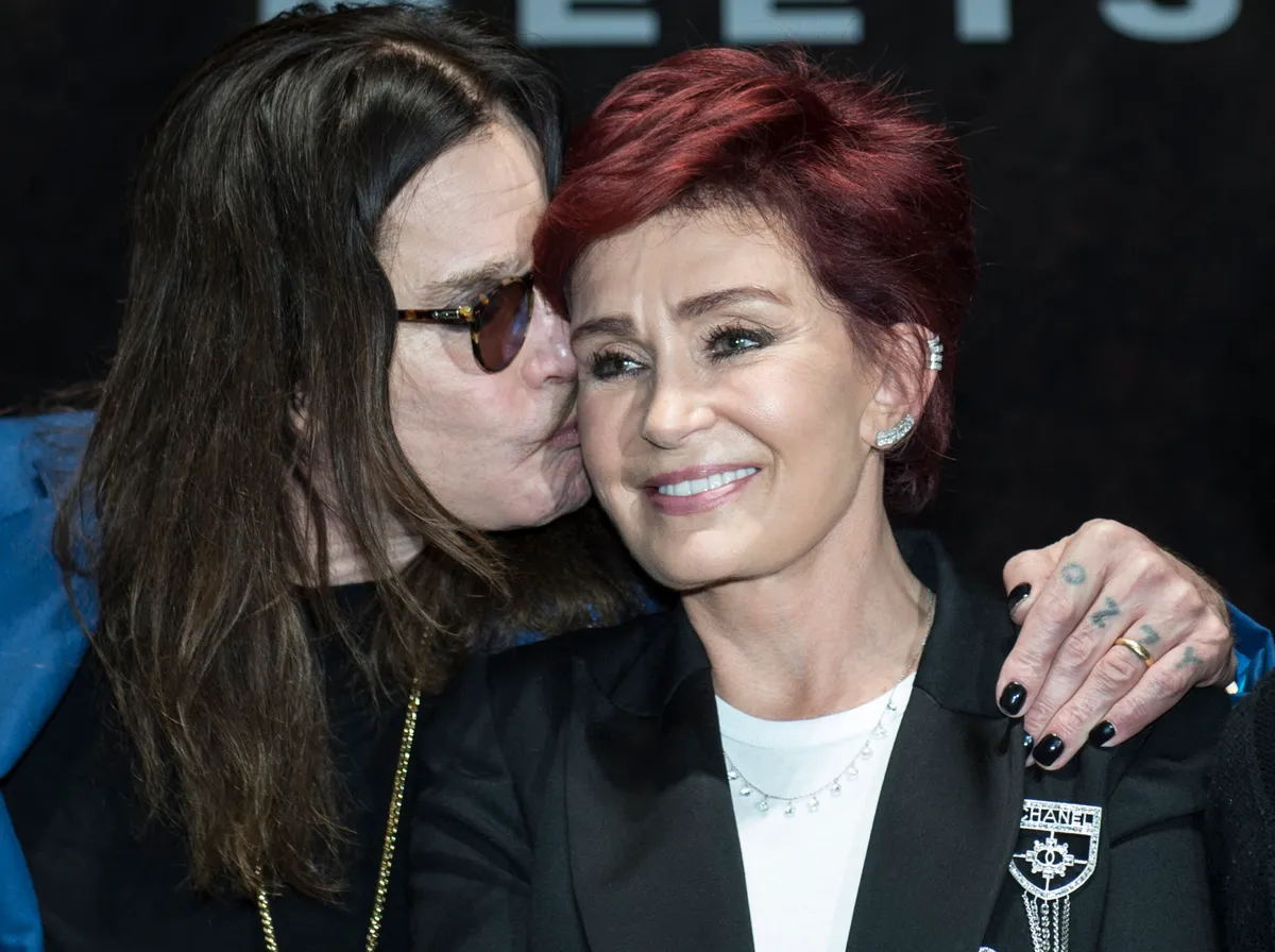 Ozzy Osbourne bocsánatot kért a feleségétől, amiért 'teherként' él vele