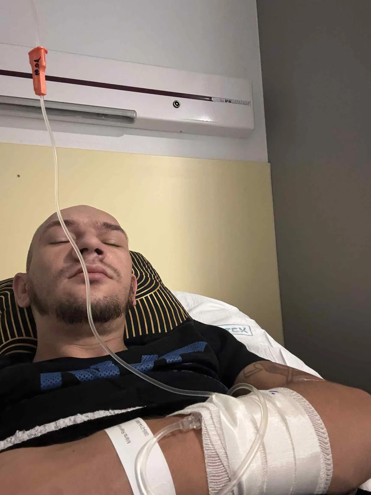 A nyolcórás műtét után már lábadozik Rajmund. Négy centis daganatot távolítottak el az orvosok 
