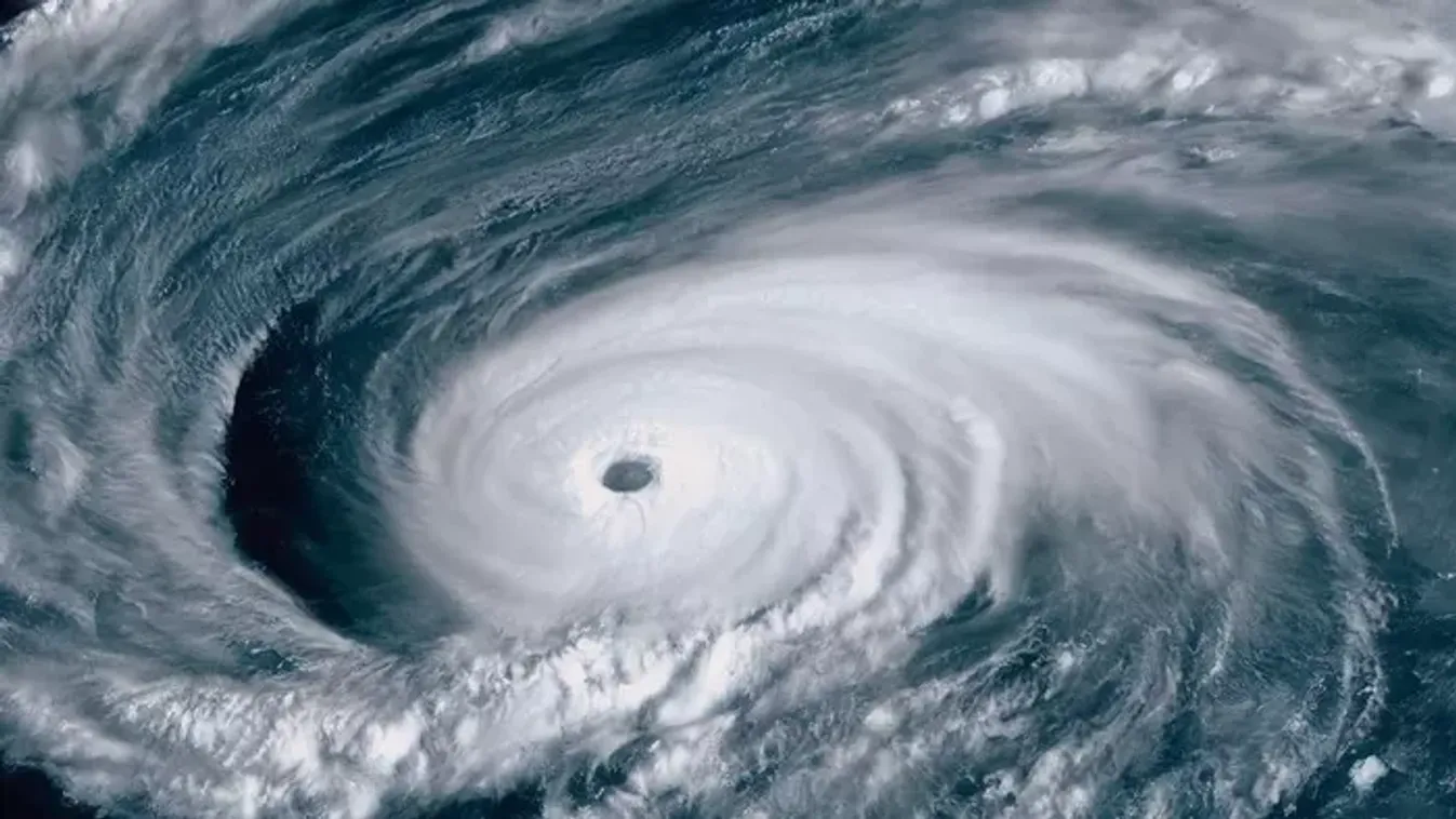 174 éve nem látott erővel csapott le a hurrikán - már a következő áldozata felé tart