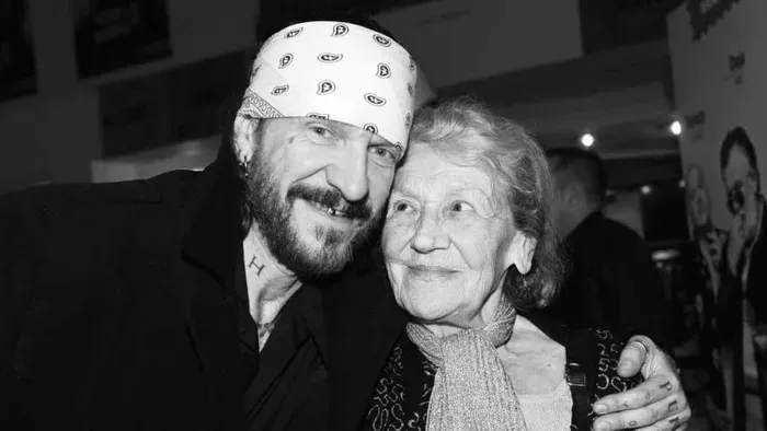 Ganxsta Zolee gyászol: elhunyt az édesanyja