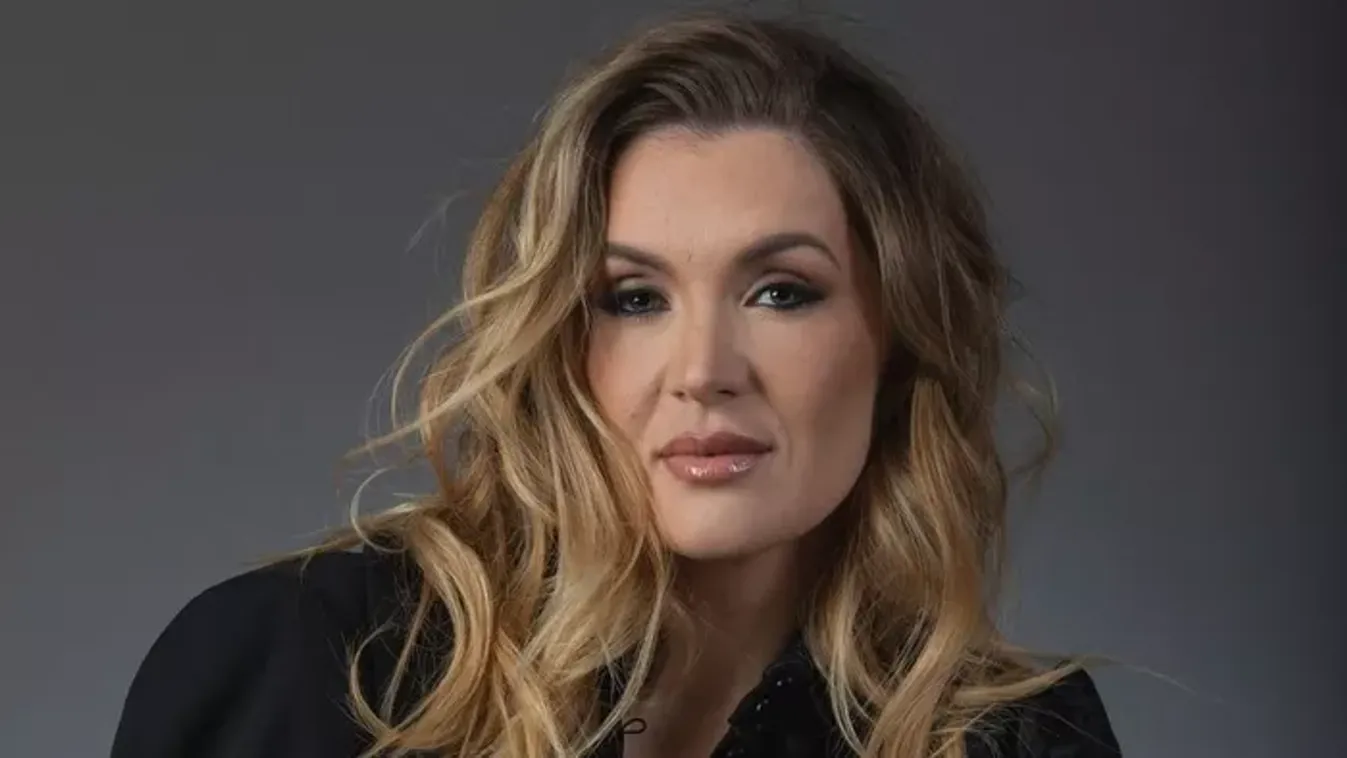 Előkerült Hódi Pamela kínos videója: meztelen férjét mutogatta a követőinek