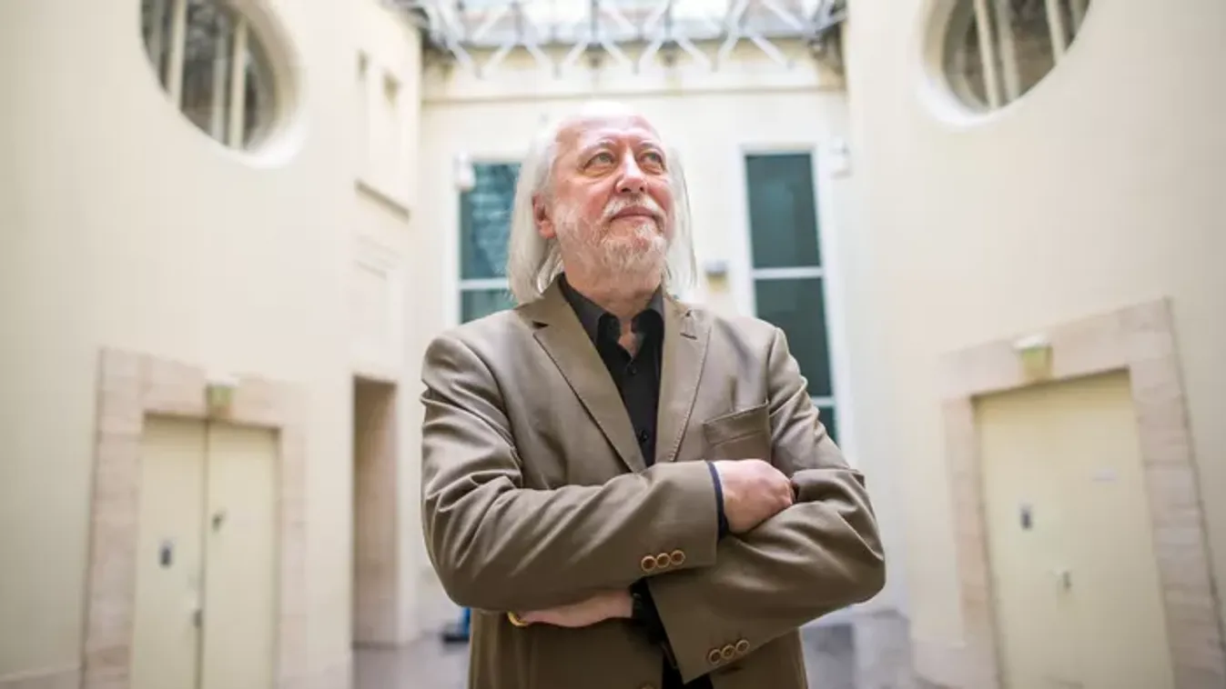 “A Krasznahorkai mindig bonyolít, én mindig egyszerűsítek” – a Nobel-díjas Krasznahorkai László a filmes szakmában is jelentős