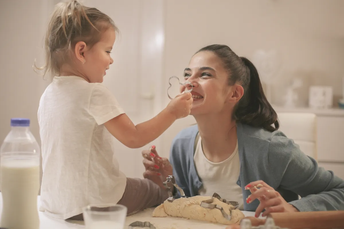 Spórolási tippek karácsonyra közös mézeskalács-sütés ajándék helyett