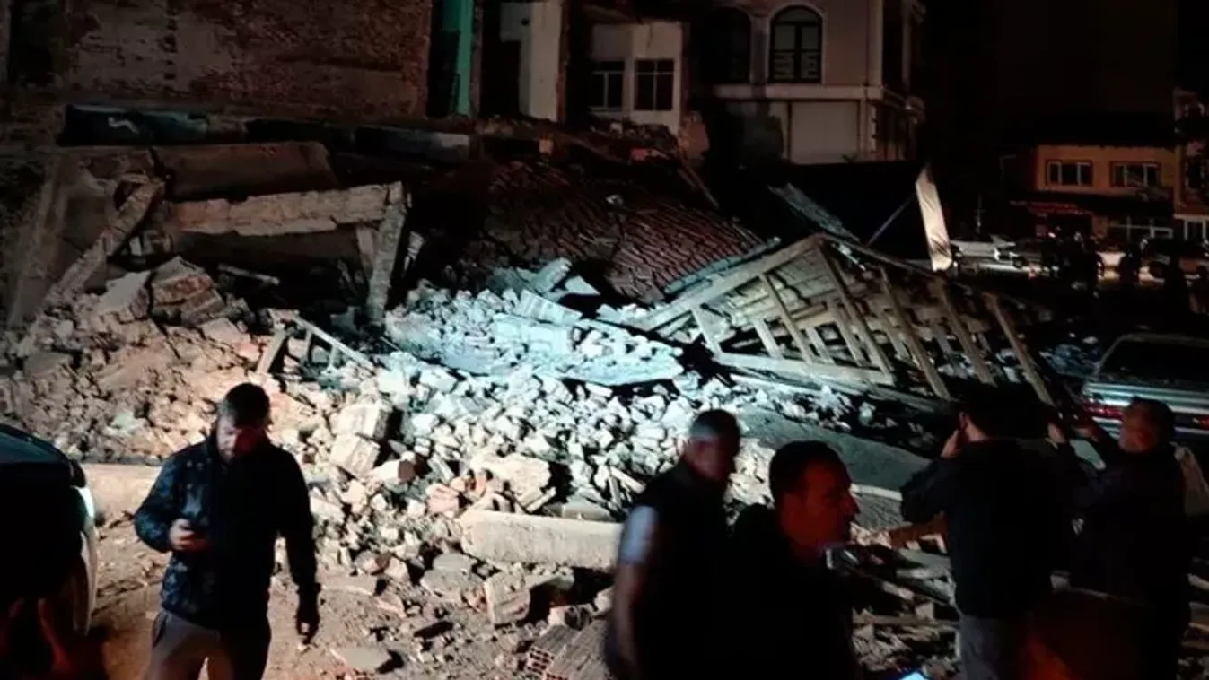 Hatalmas erejű földrengés rázta meg Törökországot, épületek omlottak össze – videó