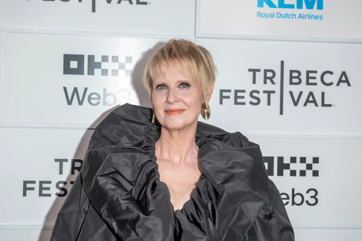 Cynthia Nixon kiemelkedik az idős színészek közül