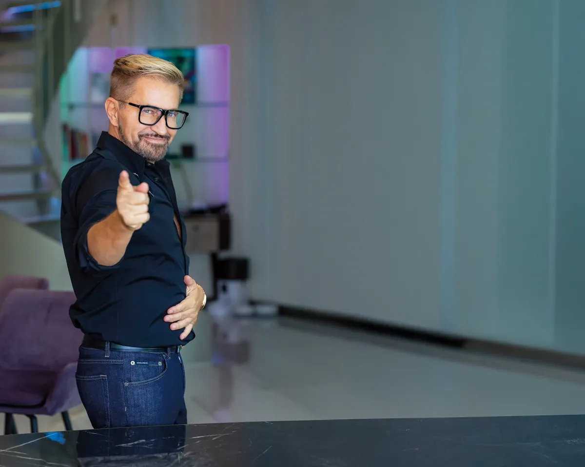 HOT MAGAZIN HÉTFŐI FELTÖLTÉSEK
ADRIÁN
Berki Mazsi
Jákob Zoli 
EDINA
Janicsák Veca
Kárpáti Rebeka
NIKI
Sallai Nóra 