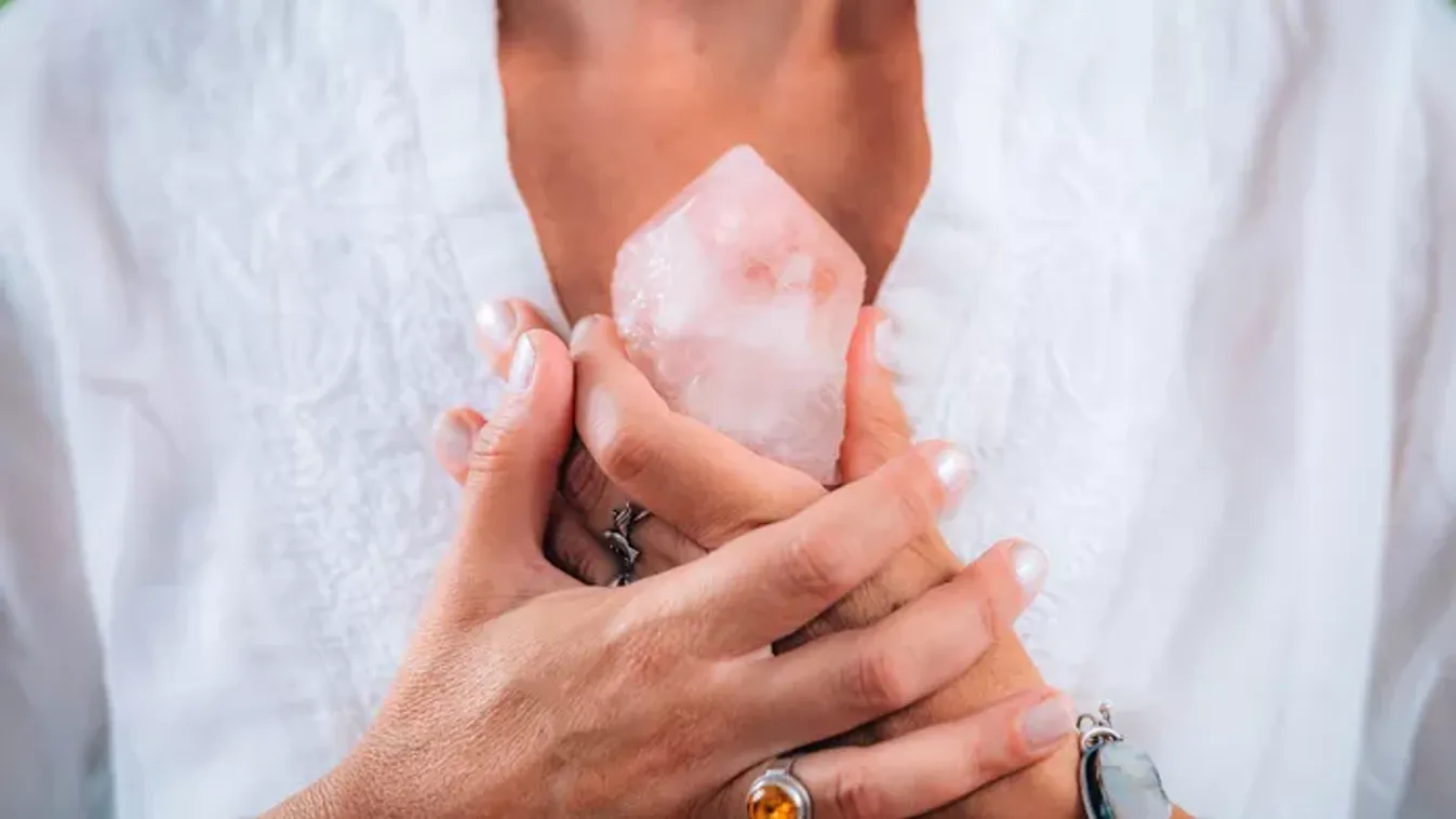 5+1 kristály, amelytől azonnal magabiztosabb leszel – a bátorság és az önbecsülés kövei