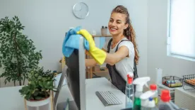 Ujjal mutogatás helyett rend és tisztaság – Kinek a feladata az iroda takarítása?