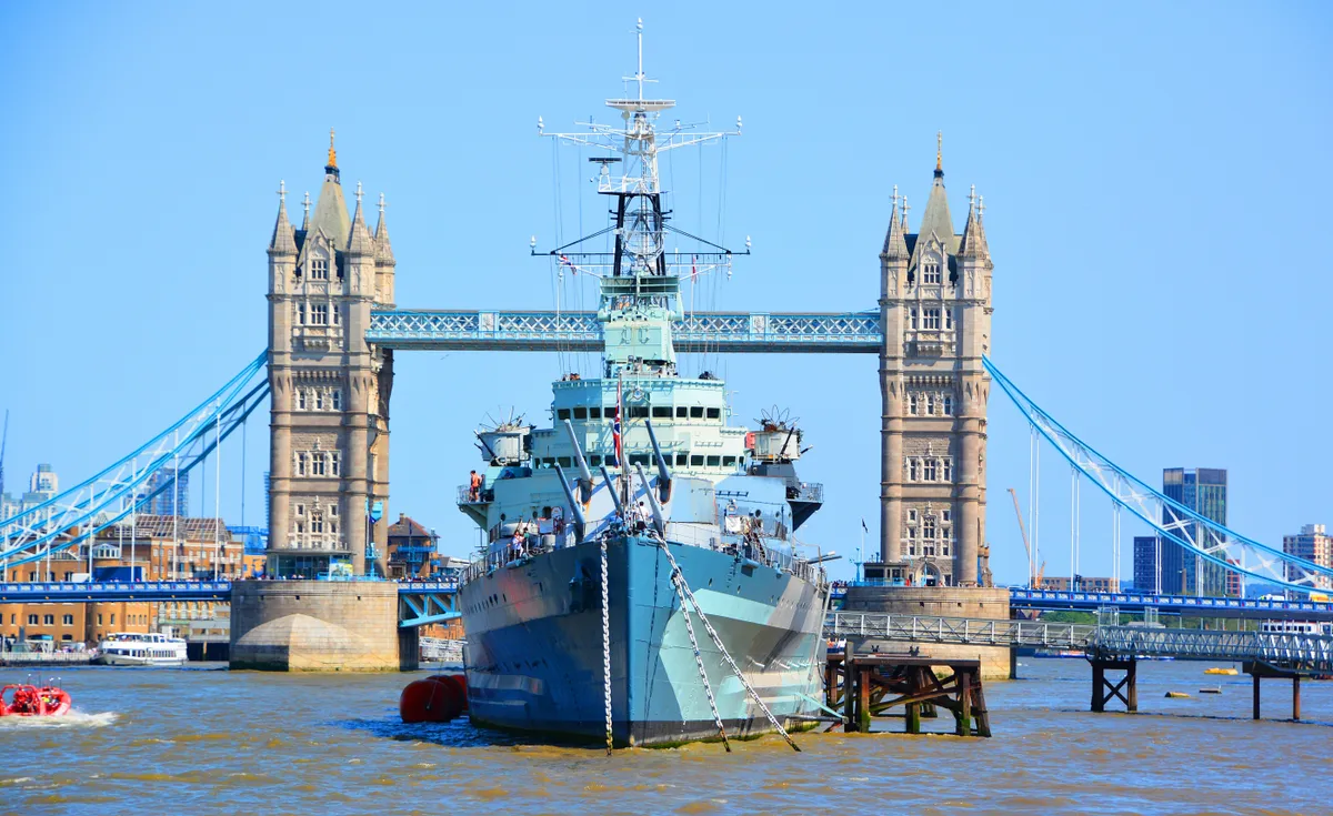 Az első látnivaló Londonban a HMS Belfast