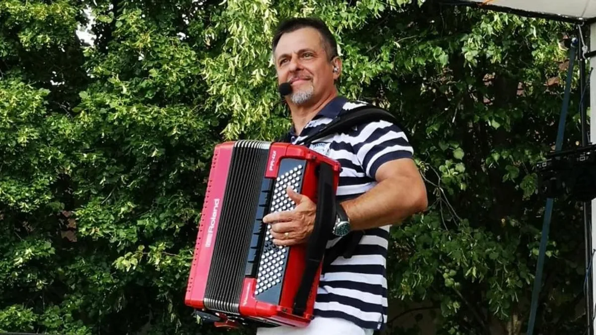 Márió, a harmonikás gyászol: "Nagyon fog hiányozni!"