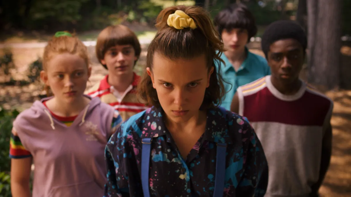 Könnyekkel és megható pillanatokkal búcsúznak a sztárok a Stranger Things 5. évadának forgatásán
