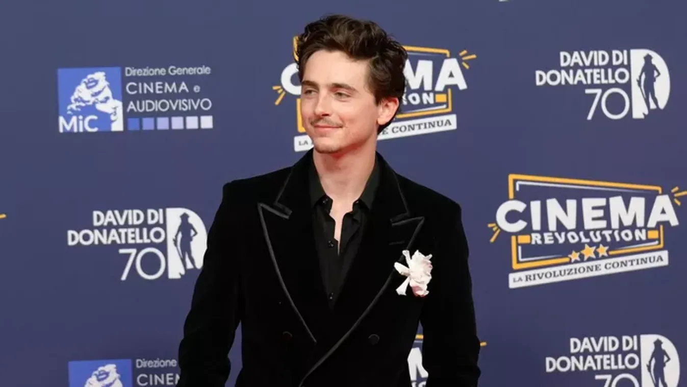 Timothée Chalamet döbbenetes dolgot művelt magával: Rá sem lehet ismerni a Dűne sztárjára – Fotó!