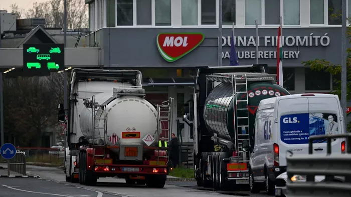 Rendkívüli bejelentést tett a Mol a százhalombattai tűz után