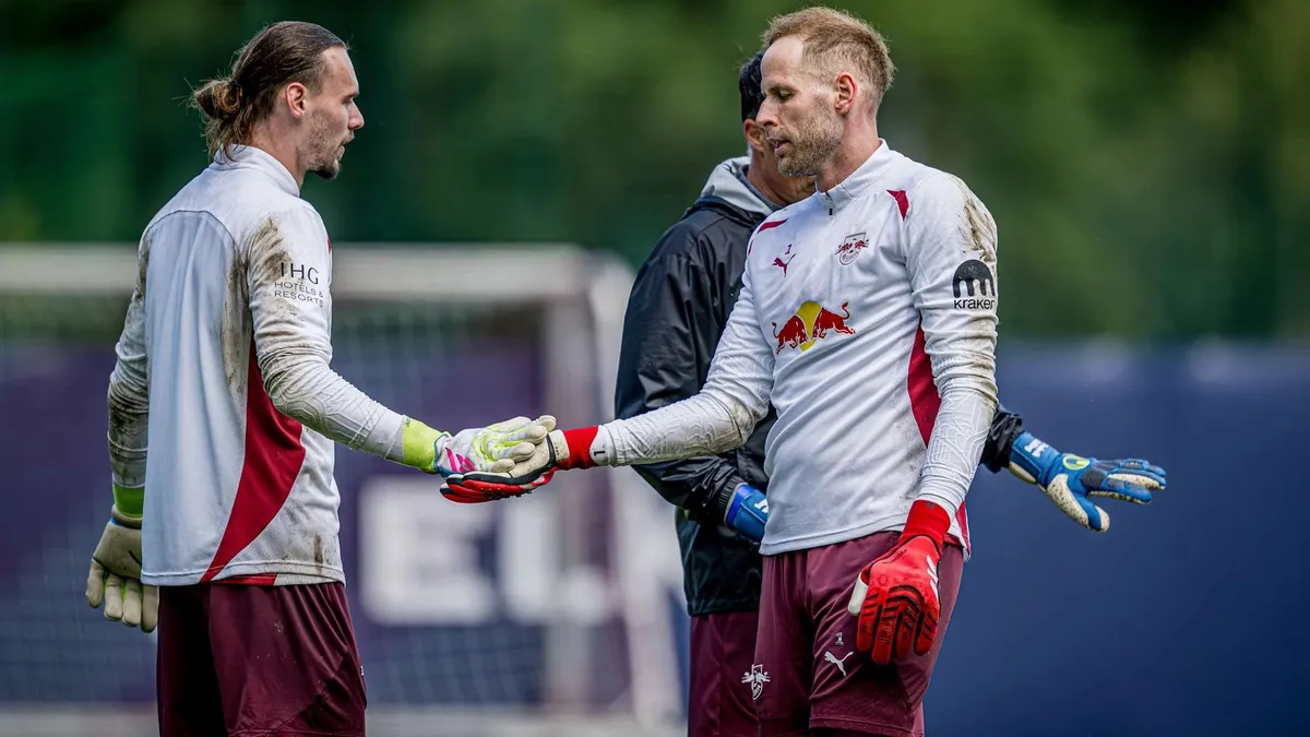 Maarten Vandevoordt (balra) inkább elmegy, ha Gulácsi Péter még tovább marad Lipcsében