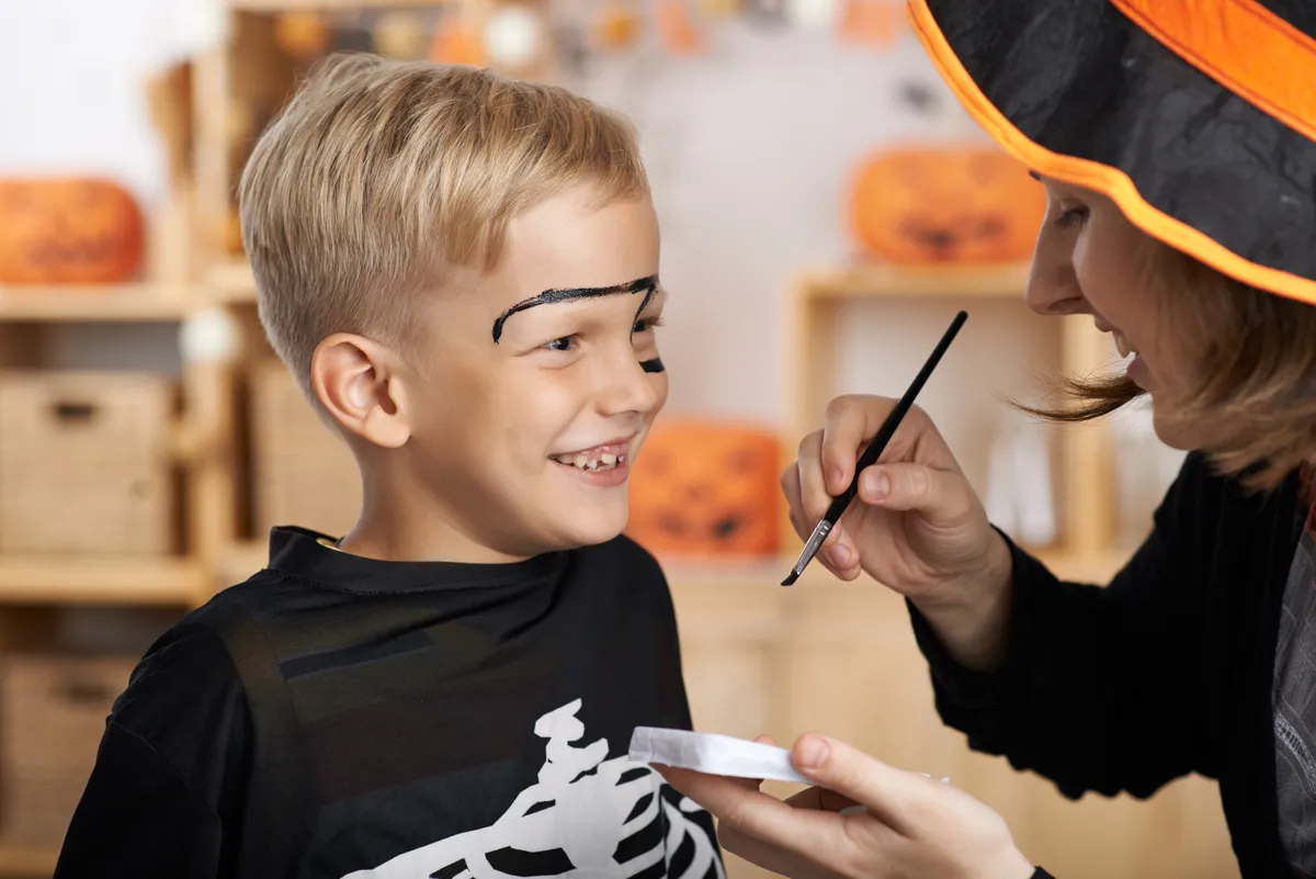 Halloweeni arcfestés az őszi szünetben