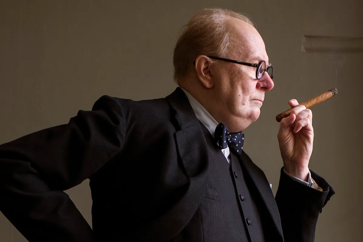 A legsötétebb óra című filmjéért Gary Oldman Oscar-díjat kapott (Fotó: Focus Features)