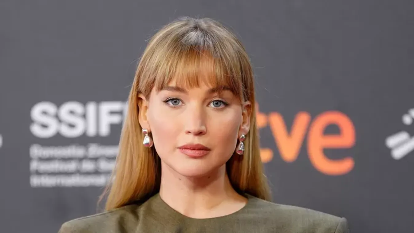 Jennifer Lawrence-nek mellműtétje lesz! Átszabatja tökéletes testét az Oscar-díjas bombázó