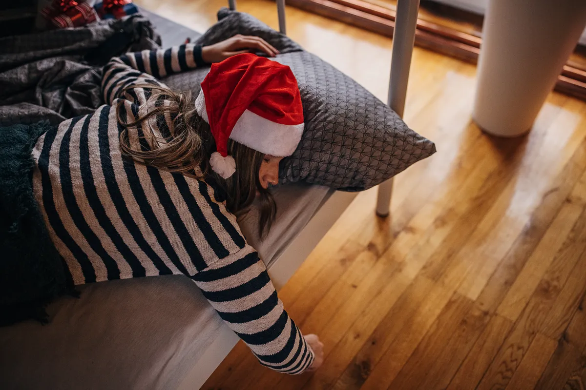 Másnapossággal küzdő nő