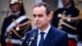Most érkezett a hír: lemondott a francia miniszterelnök
