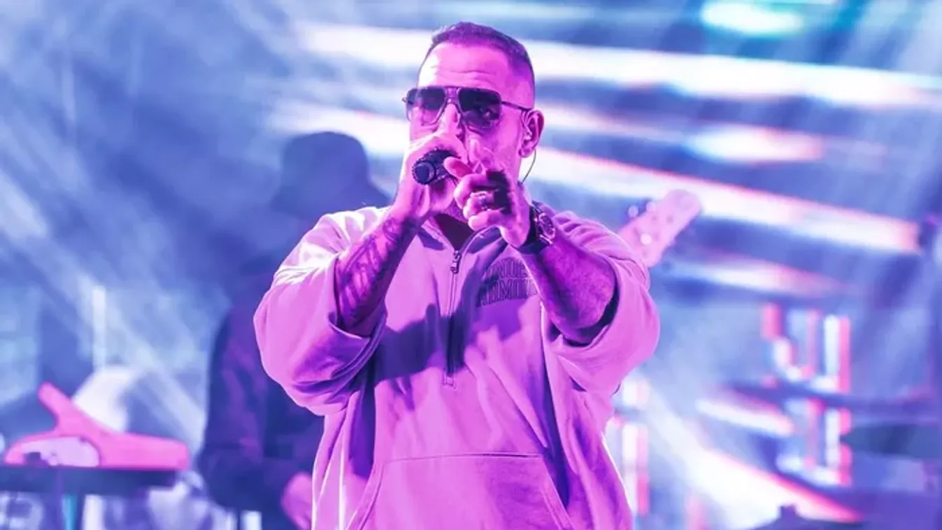 „Remélem mosolyogni fog odafent” – élőben soha nem látott produkcióval tisztelgett édesapja emléke előtt Curtis a Megasztárban