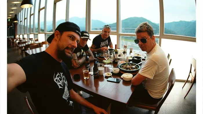 A Junkies koncertturnéinak kalandos története