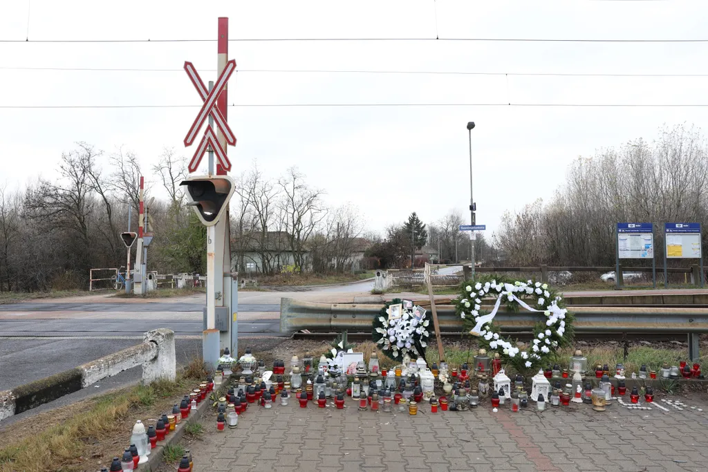 Vonat elé hajtó srác temetése 2025_11_17
Temetés Szentmártonkátán