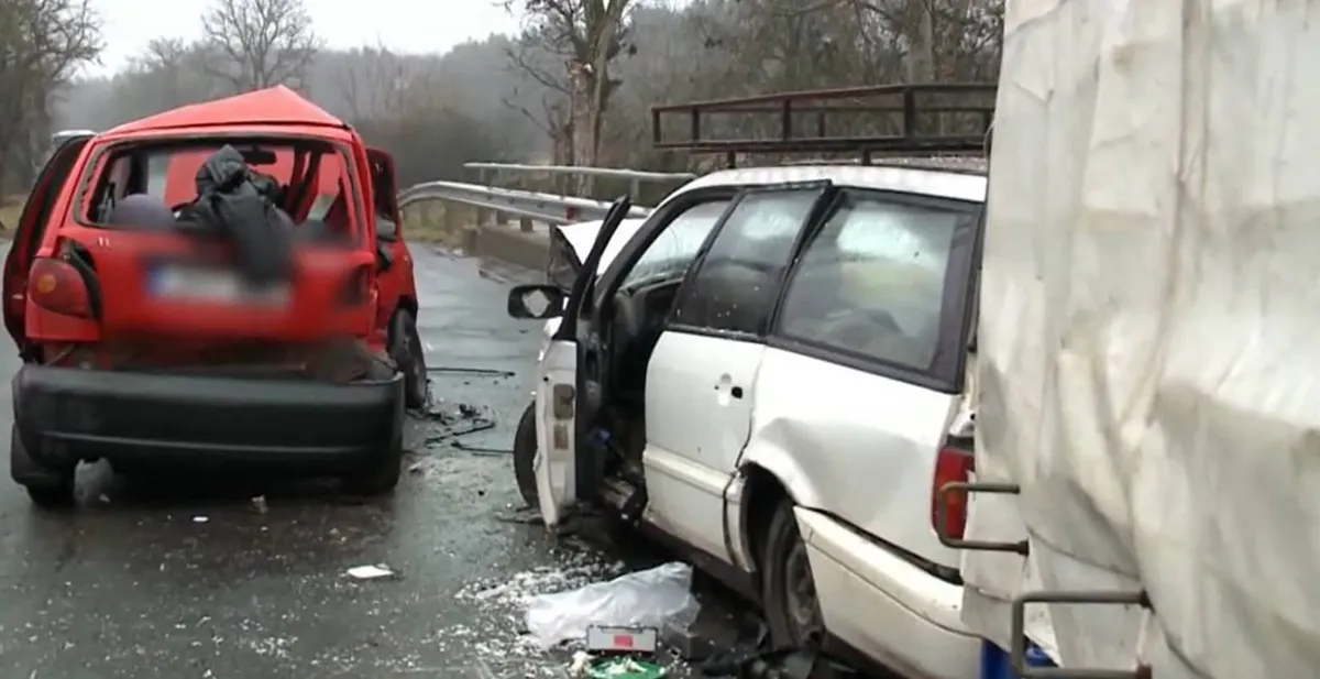 Súlyos baleset történt Bánknál, egy nő majdnem meghalt a helyszínen 