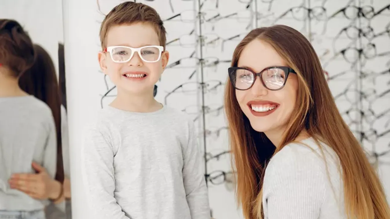 Ha szemüveges a szülő, a gyermeke is az lesz?