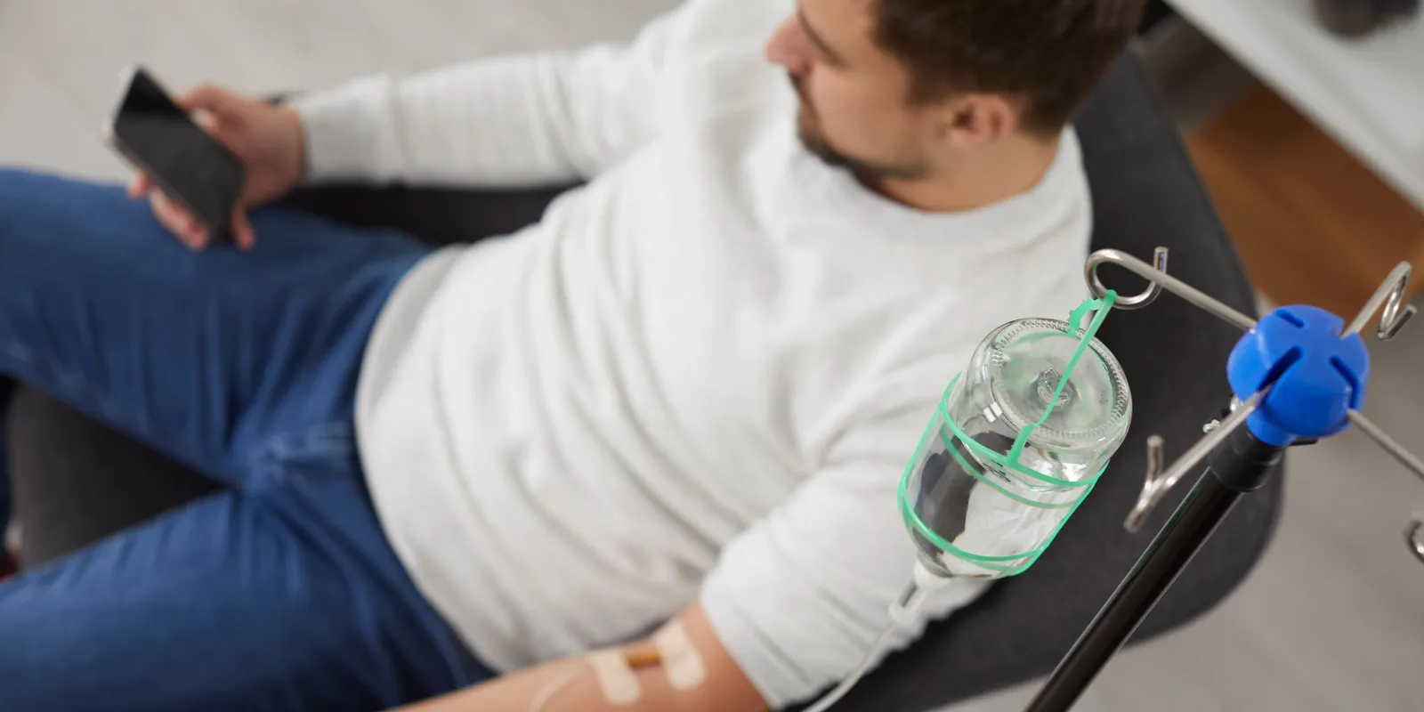 Feltöltődés vagy beavatkozás? Minden az infúziós terápiáról