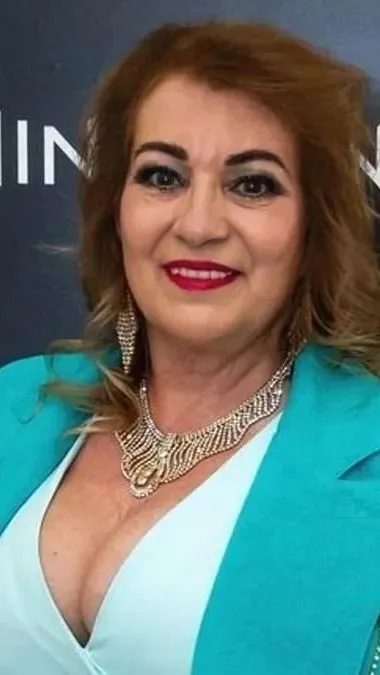 Órákig várakoztak Kiszel Tünde rajongói egy aláírásért