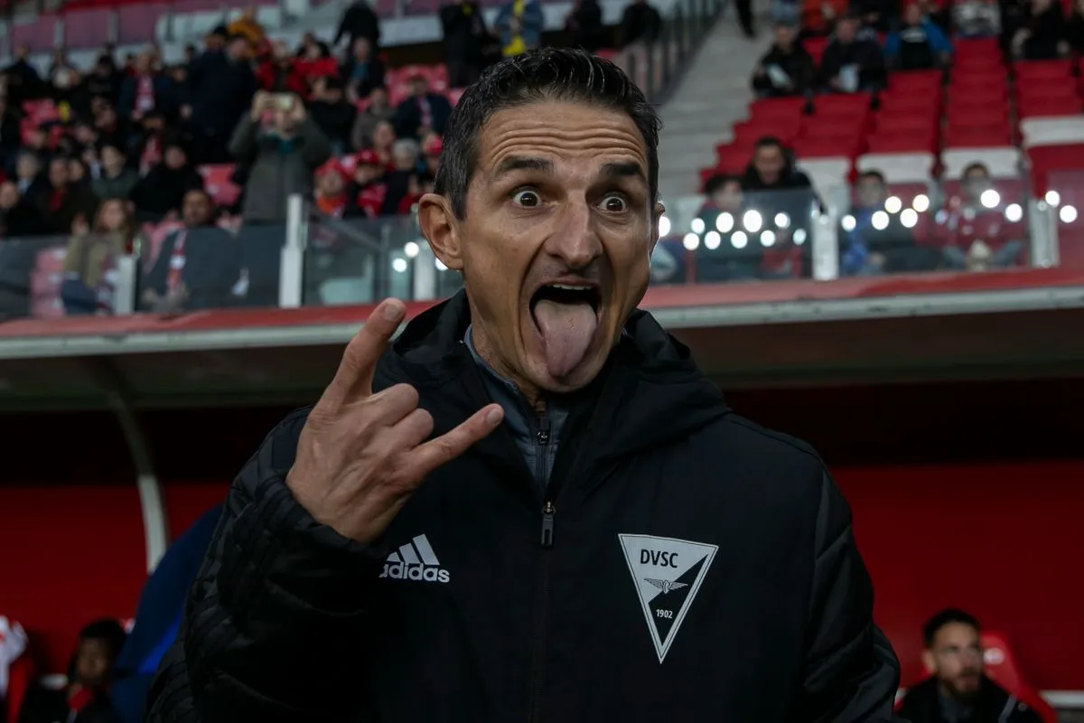 Dombi Tibor jelenleg az NB I. éllovas DVSC csapatánál másodedző