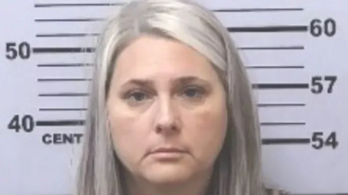 Kikerült egy videó az év tanáráról: szíjjal veri agyba-főbe 12 éves fiát