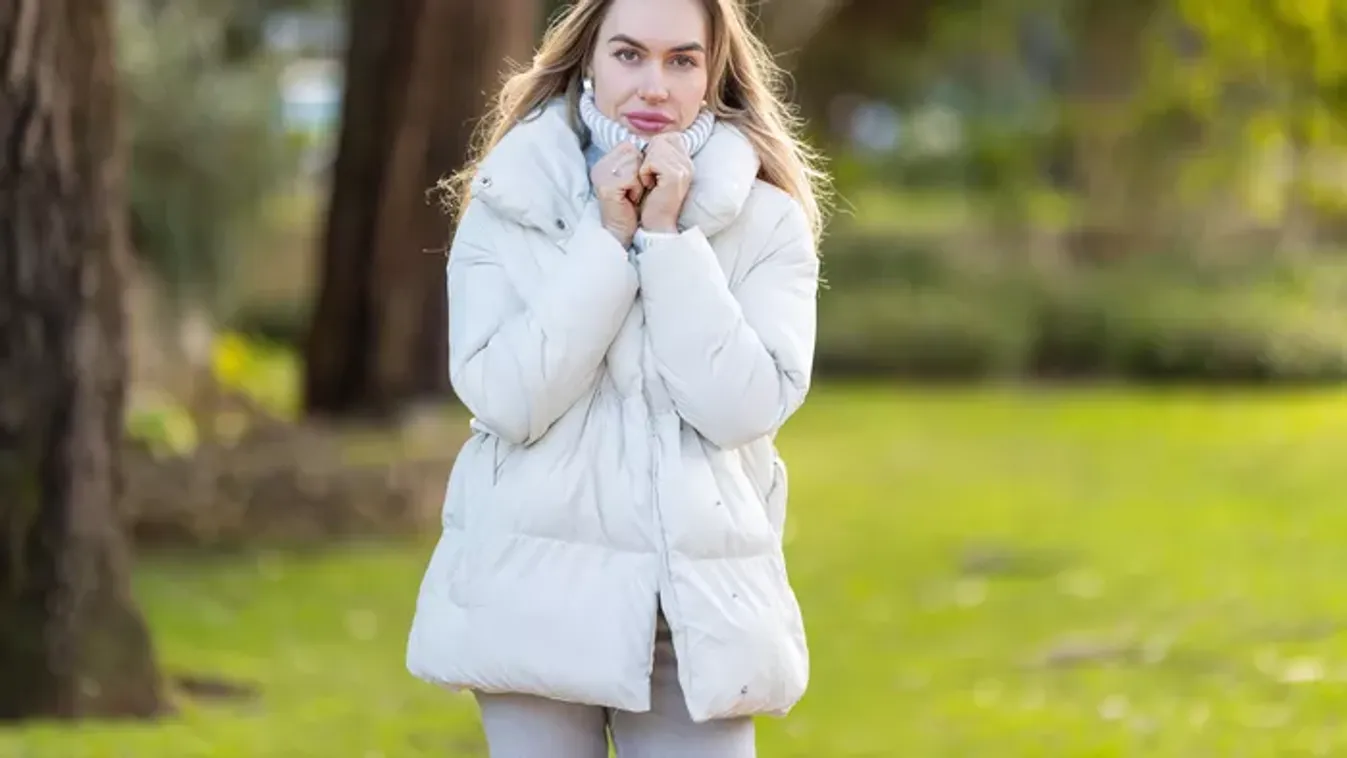 Csinos öltözködés télen: A tollak a hidegtől is megóvnak