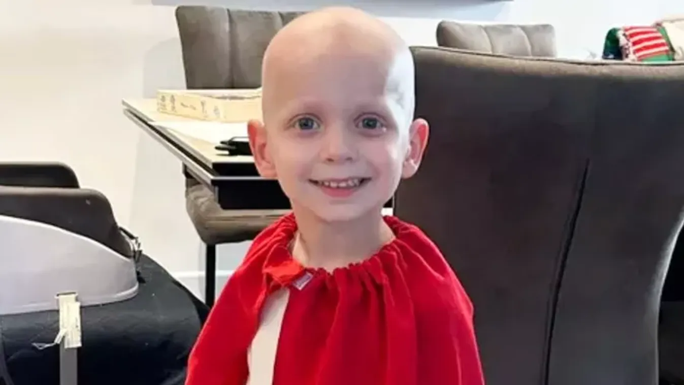 „Ha rosszul is leszünk, legalább összebújhatunk otthon” – Egyszerre lett rákos a 4 éves fiú és édesanyja