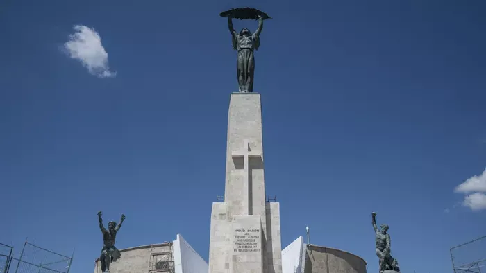 Soha nem hallott történet a budapesti Szabadság-szoborról
