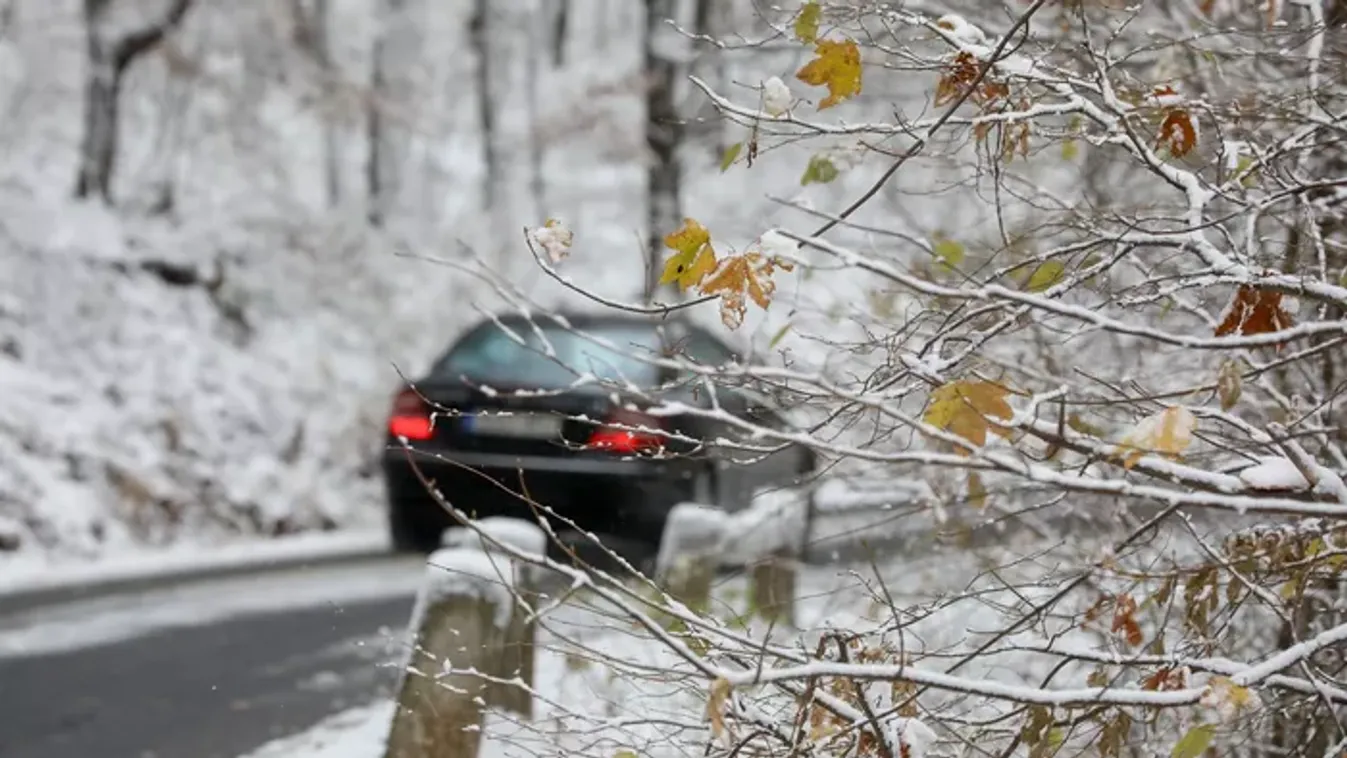 Autósok, vigyázat: heves havazás miatt életveszélyessé válhatnak az utak