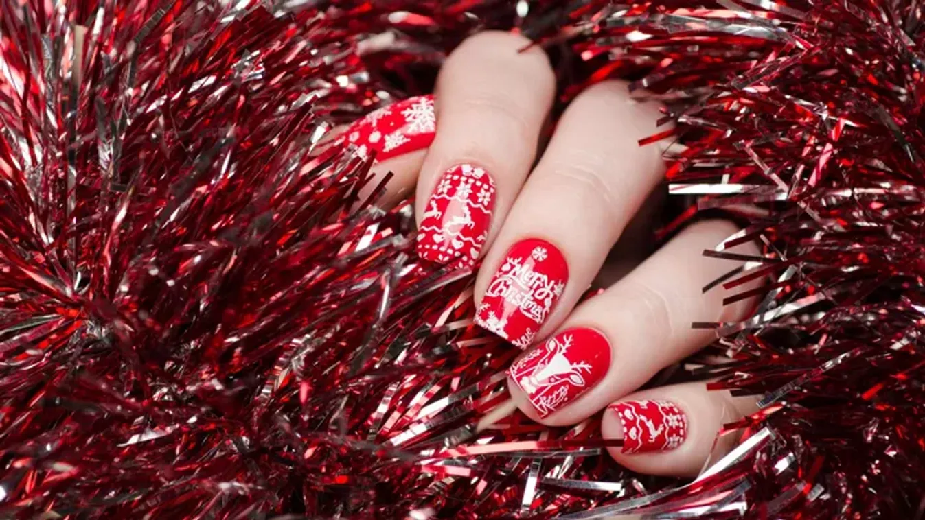 Ezek a legmenőbb karácsonyi körömtrendek idén a műkörmös szerint