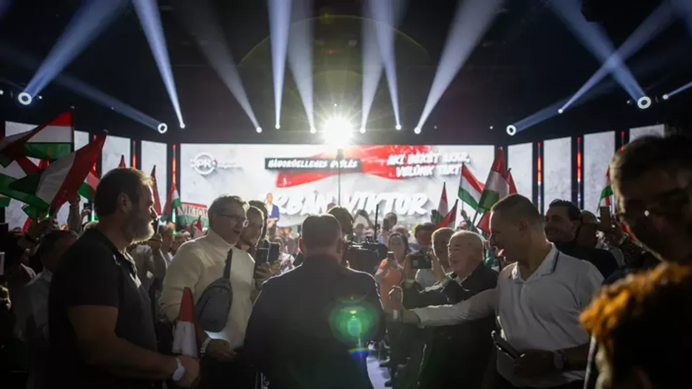 Orbán Viktor: Aki békét akar, velünk tart!