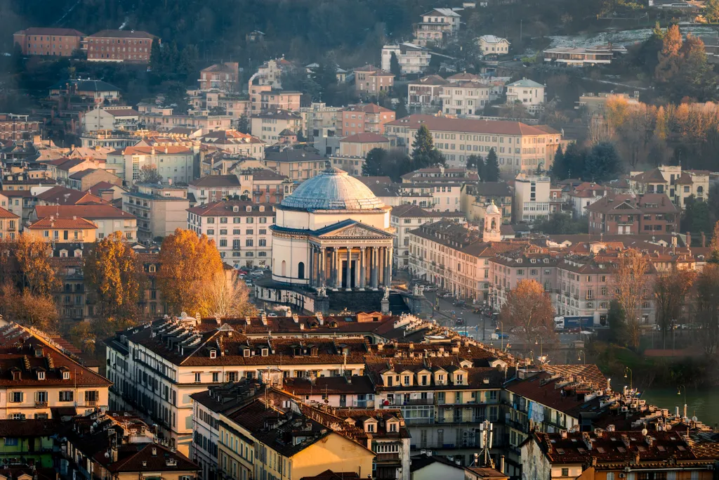 Kilátás Torinóra az 1863--1889 között épült Mole Antonelliana kupolájából. 