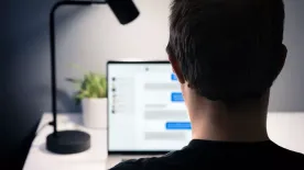 Ismerkedés a neten: 3 red flag, amit ha észreveszel; menekülj