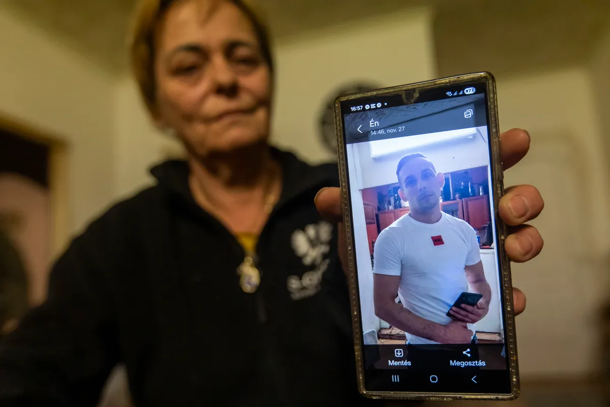 felakasztotta magát