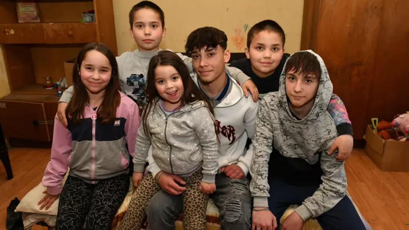 „Rá se lehet ismerni a házunkra” - Hihetetlen szerencséje volt a hatgyerekes családnak