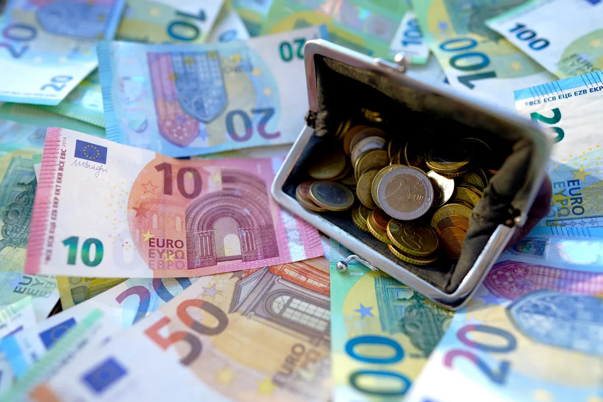 Luxusból a nyomorba: etetni sem tudja gyermekeit az egykor tehetős örökösnő 