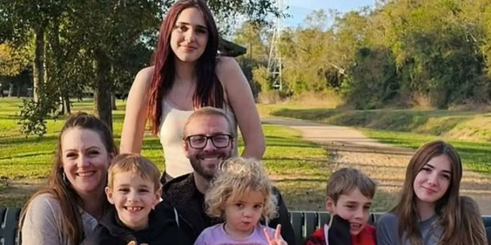 Rendőrautó rohant egy kisbuszba: meghalt két kisfiú