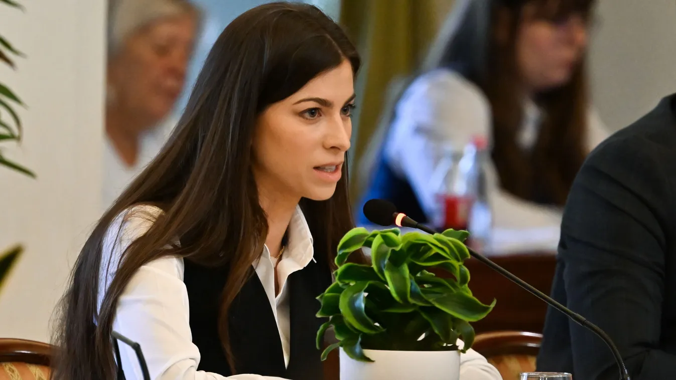 Szentkirályi Alexandra: Soha nem volt még ilyen fontos, hogy ellenálljunk a háborúnak, és az eszünkre hallgassunk