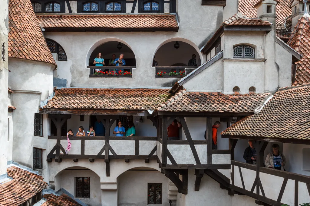 Erdély egyik legépebben megmaradt, középkori jellegét ma is megőrző kastélyának falai teljes épségükben, többször restaurálva ma is állnak. 