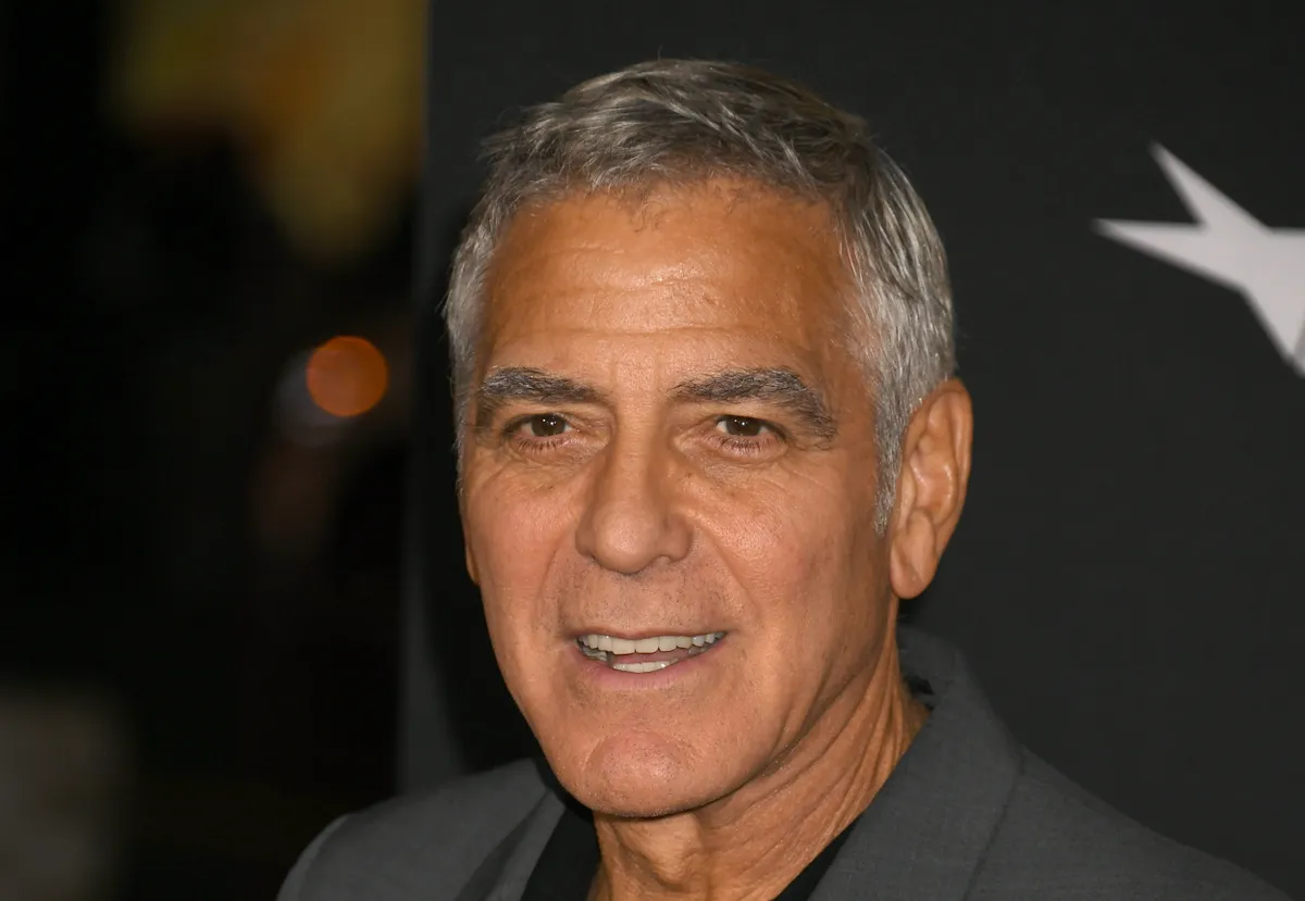 Gyászol George Clooney. 