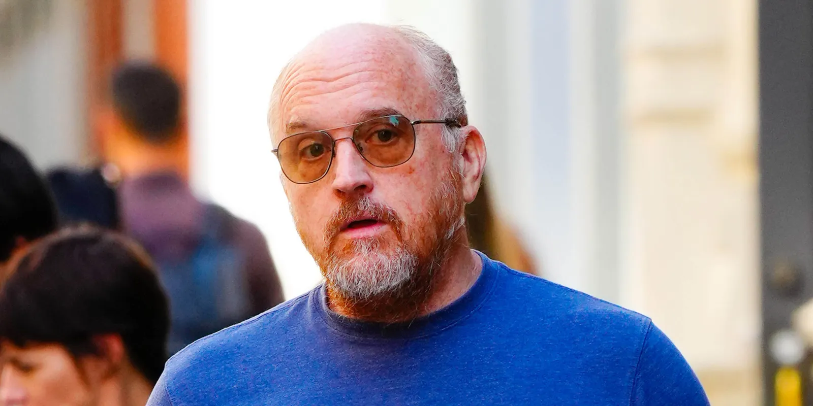 Szexbotránya után kitaszították a magyar humoristát!