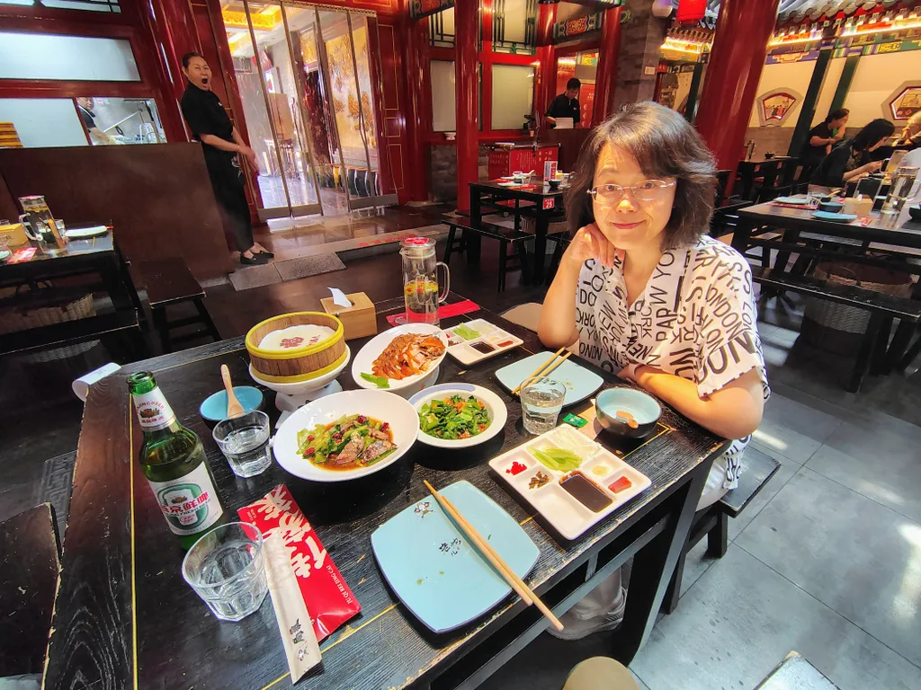 Kínában nem egyetlen fogást rendelsz, hanem mindenből egy-egy adagot.